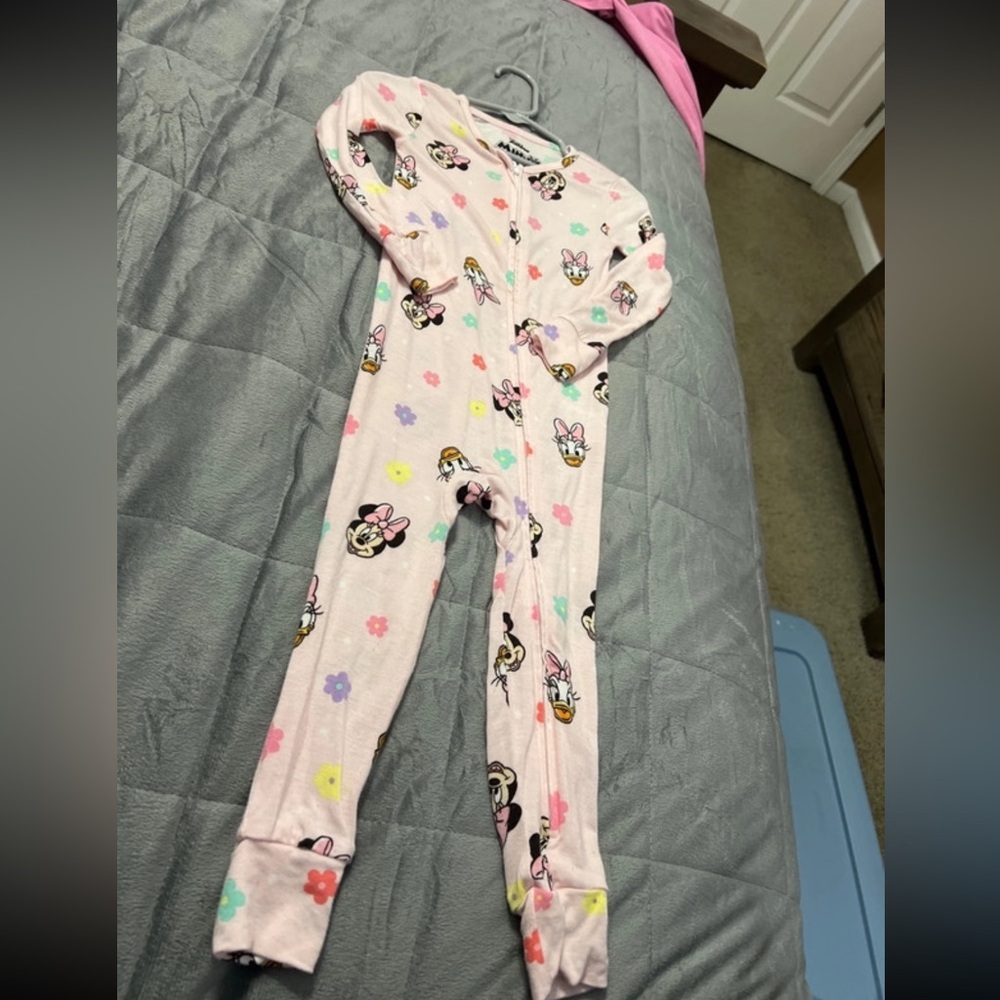 One piece zipper